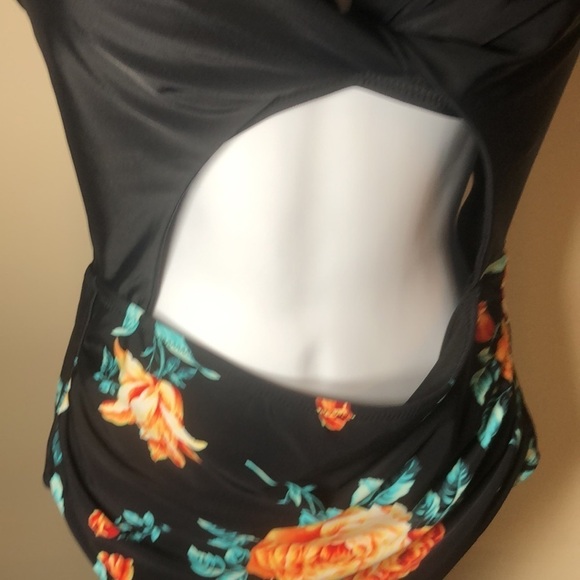 CAPSHE Floral Print Halter One Piece - Picture 5 of 7